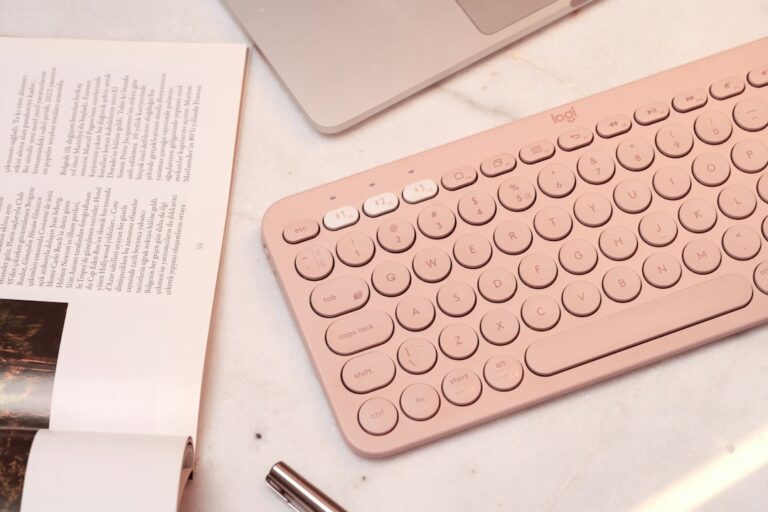Exploring the Benefits of Wireless Keyboards for Convenience